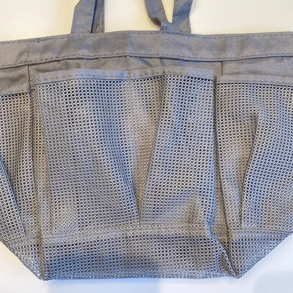 Portable Mesh Shower Dorm Caddy Tote Hanging Toiletry Bath Organizer with Clip - Picture 4 of 9